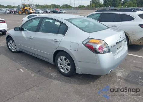 2010 Nissan Altima 2.5 S z USA, uszkodzony, nr VIN 1N4AL2AP7AN535372